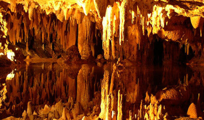 Ayvaini Mağarası