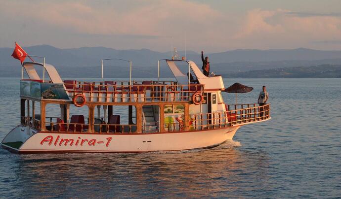 Almira Gezi Teknesi