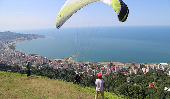 Rize Lodos Yamaç Paraşütü