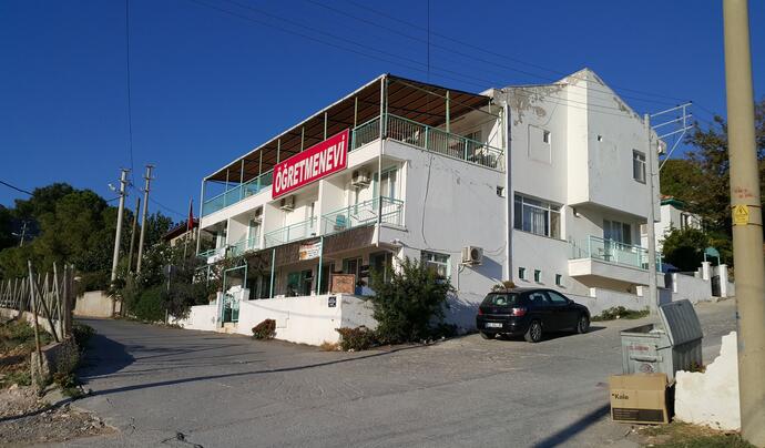 Karaburun Öğretmenevi ve Akşam Sanat Okulu