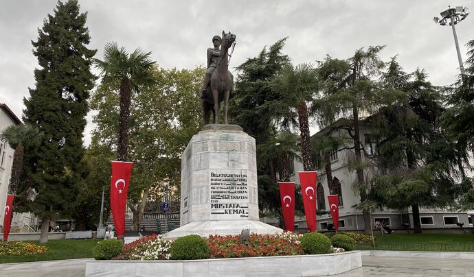 Atatürk Heykeli