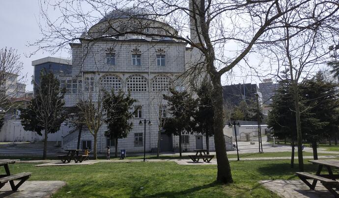 Ulubatlı Hasan Camii