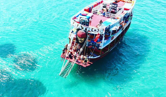 Albatros Gezi Teknesi