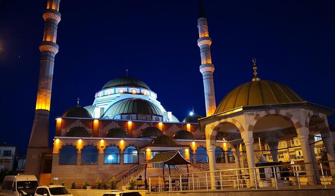 Kozaklı Merkez Cami