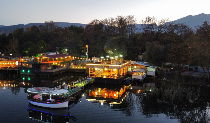 Reis’in Teknesi Kahvaltı Restorant Bungalov