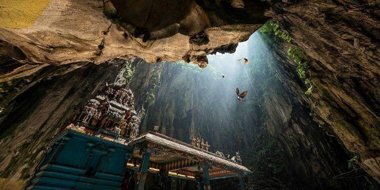 batu caves borneo