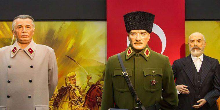 Şubat Ayı Rotası: Anadolu'nun Parlayan Yıldızı Eskişehir eskişehir balmumu heykel müzesi