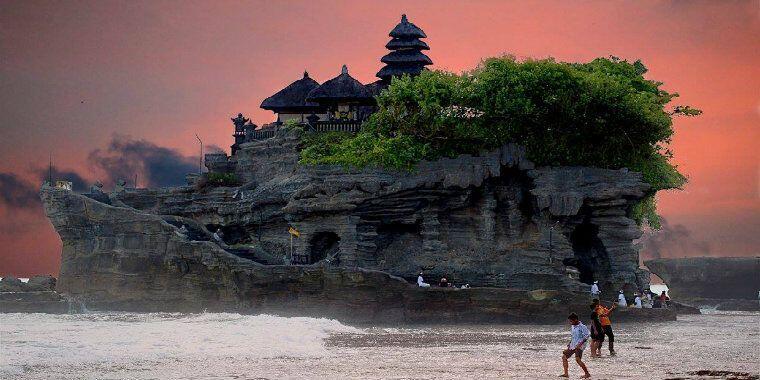 Tanah Lot temple