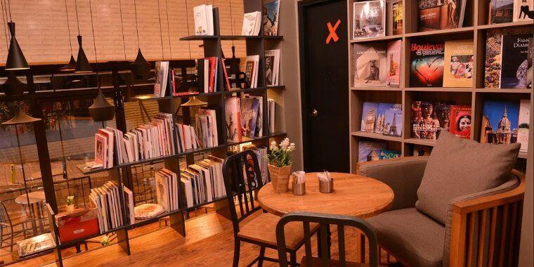 Kafe tasarım bookshop