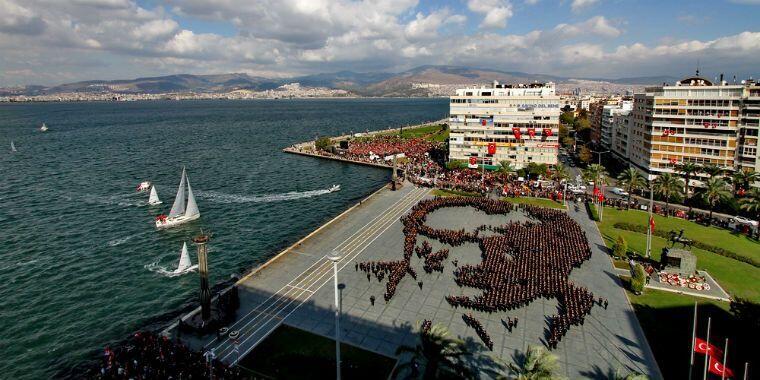 izmir cumhuriyet meydanı