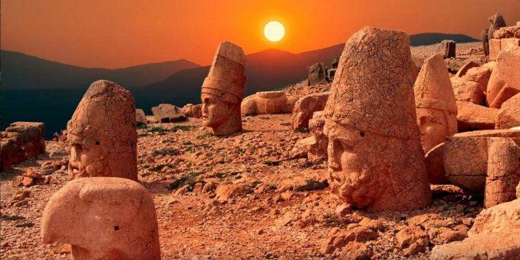 Kar Küresini Andıran Manzaralarıyla Dünyadan Kış Rotaları
