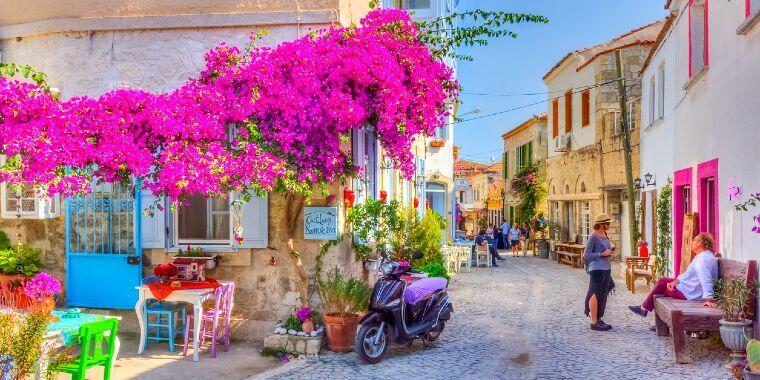 İzmir'e Yakın Bir Tatil Yeri: Alaçatı Hakkında Her Şey