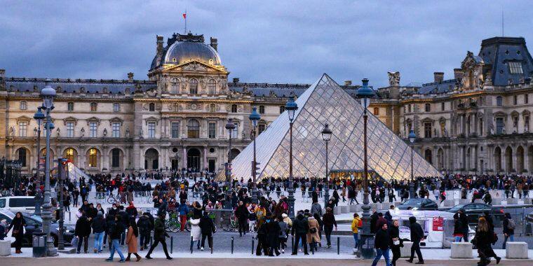 paris kalabalık turist