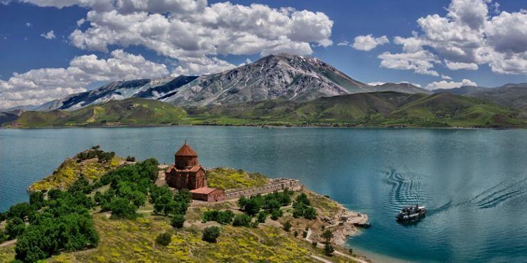 Efsanevi Hikayeleriyle Van Gölü Hakkında Her Şey