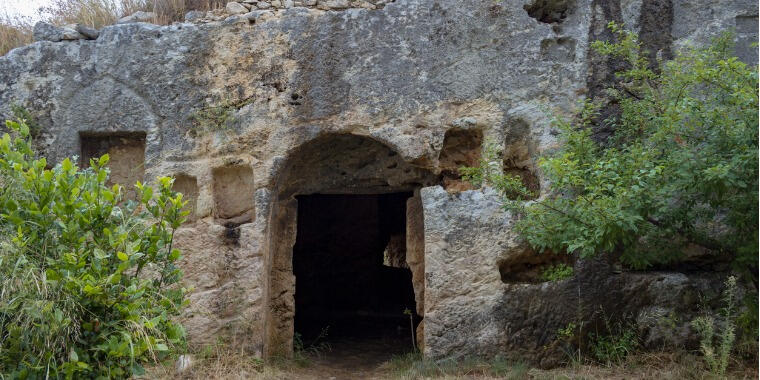 Vespasianus ve Titus Tüneli'nin Hikayesi