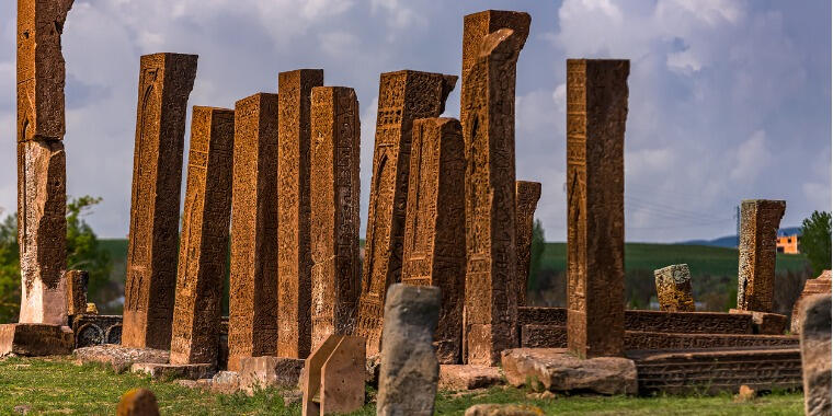 Bitlis'in Tarihi Dokusu: Ahlat Selçuklu Mezarlığı