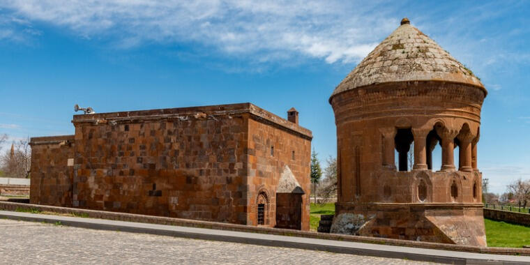 Bitlis'in Tarihi Dokusu: Ahlat Selçuklu Mezarlığı