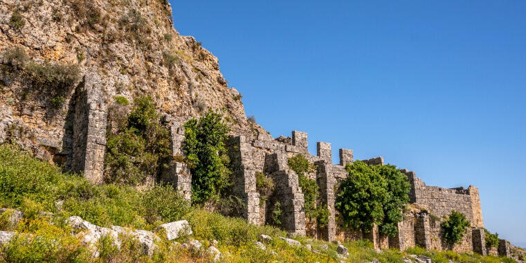 Antalya'nın Saklı Hazinesi: Uçansu Şelalesi ve Sillyon Antik Kenti