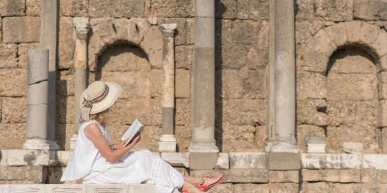 Antalya’yı Bir Kitap ve Bir Film Eşliğinde Keşfedin