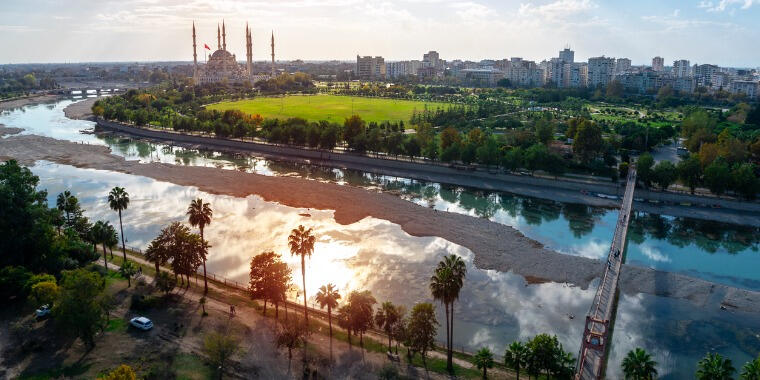 Adana’yı Bir Kitap ve Bir Film Eşliğinde Keşfedin