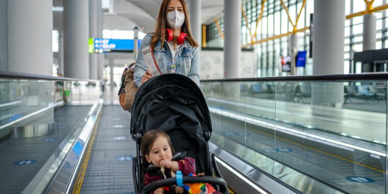 Bebekle Uçak Yolculuğu Yaparken Dikkat Edilmesi Gerekenler