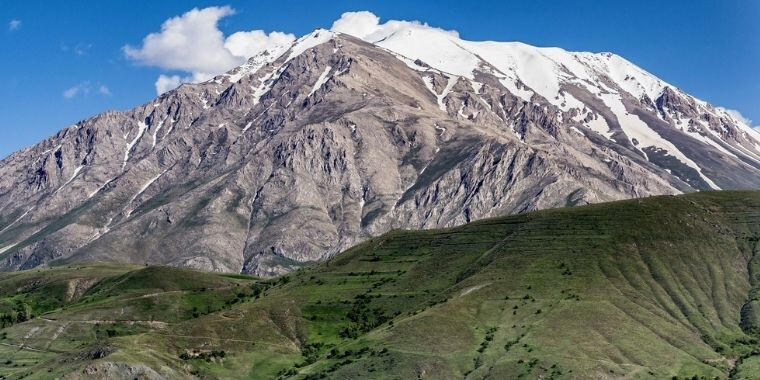 Dağcılık için Ekstrem Rotalar: Türkiye'nin En Yüksek Dağları