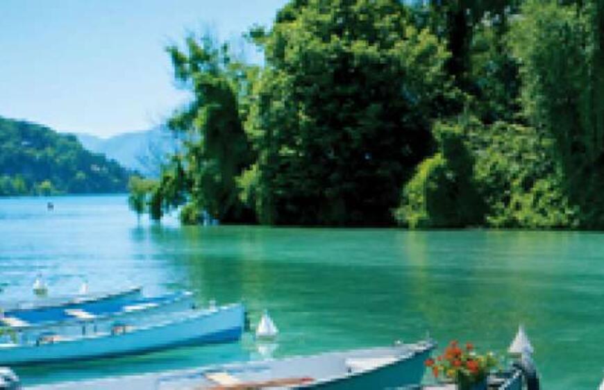 Rengarenk Tonlarıyla Savoie Gölleri