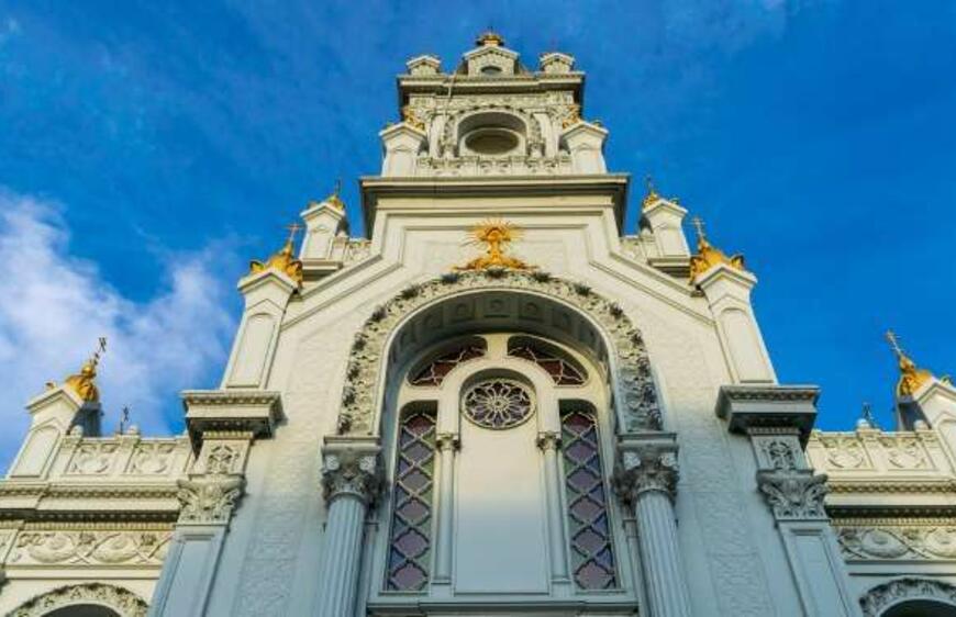 Mimarisiyle İstanbul’un En Farklı Kilisesi: Sveti Stefan Kilisesi (Demir Kilise)