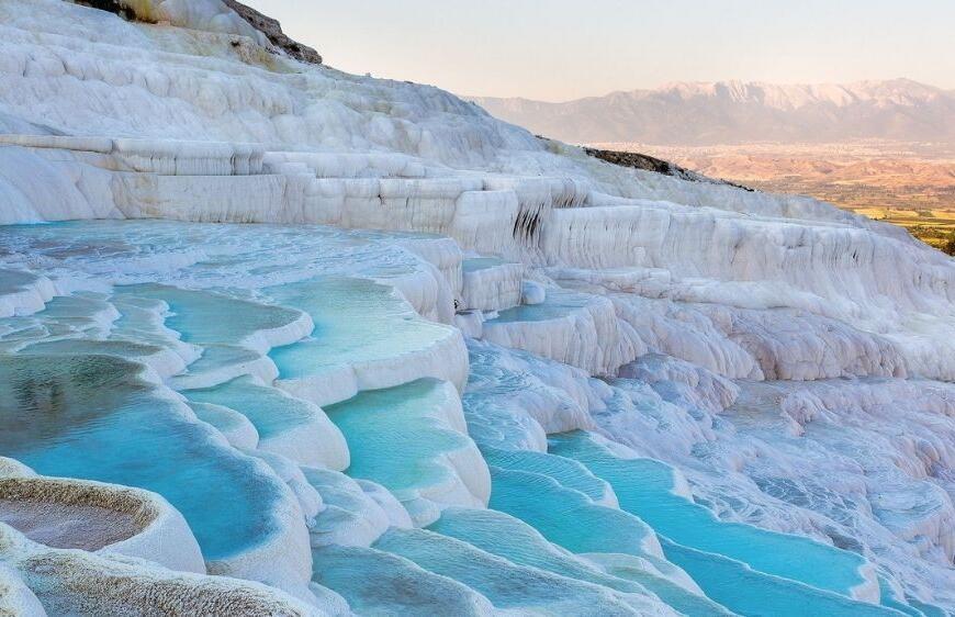 Bembeyaz Travertenler Diyarı: Pamukkale Hakkında Her Şey