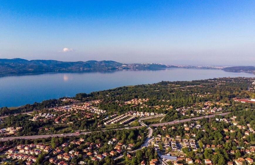 Sapanca gölü otel fiyatları: Bungalow 2024 fiyat listesi Sapanca Gölü'nde manzarası ile büyüleyen tesisler