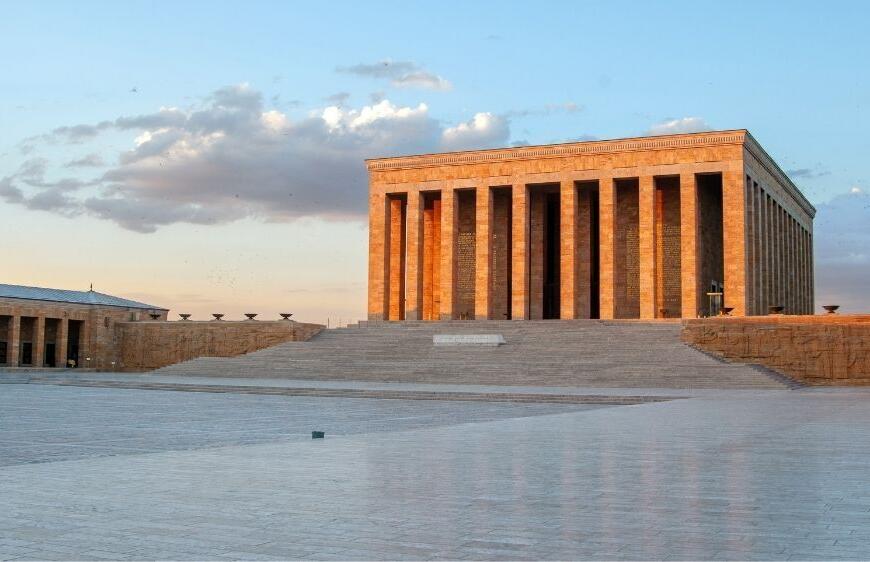 Atamızın Huzurunda: Bir 10 Kasım Anıtkabir Ziyaret Rehberi