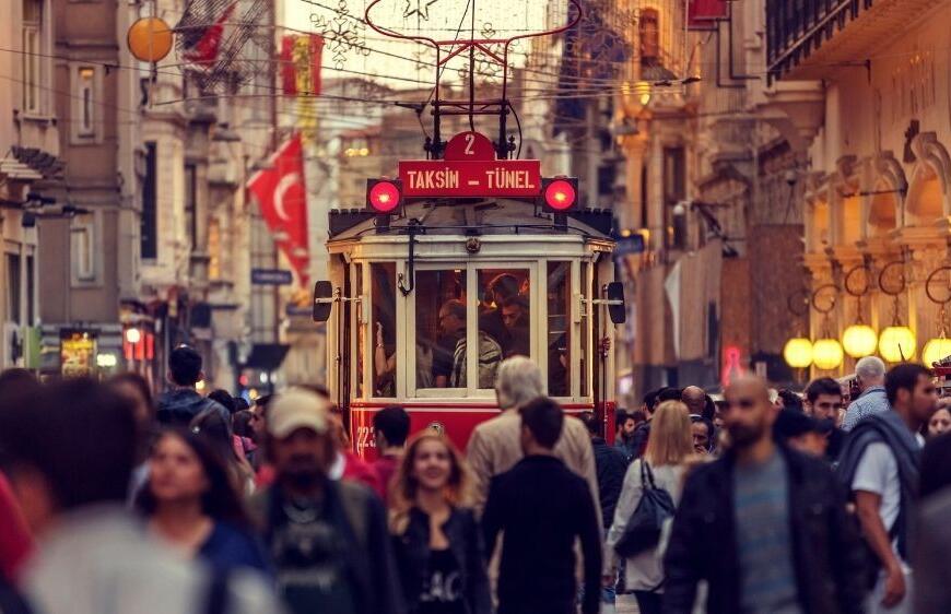 Taksim'in En Eski Şahitleri: Tarihi Beyoğlu Pasajları