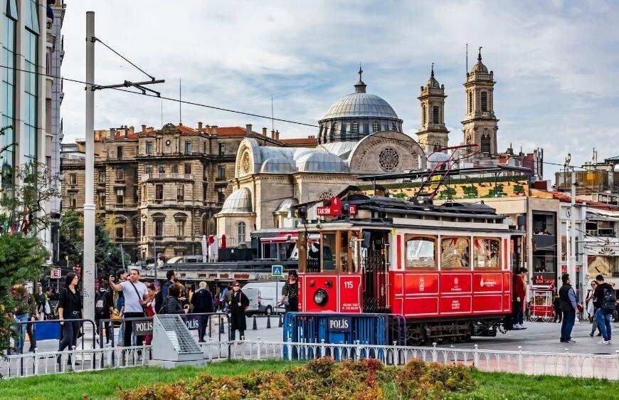 Hikayeleriyle Yaşayan Beyoğlu’nun 10 Tarihi Binası