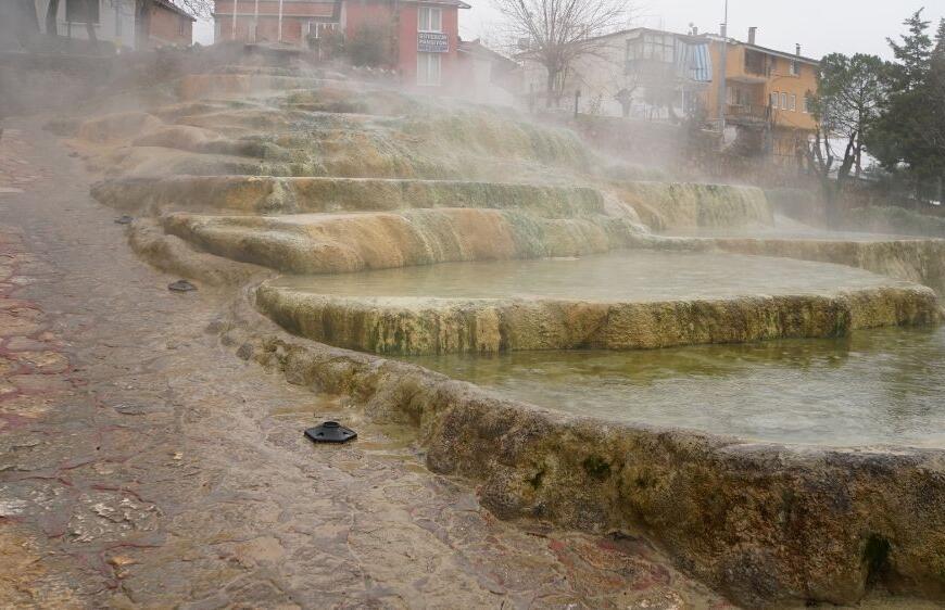 Pamukkale’nin Yanı Başında: Karahayıt Kaplıcaları