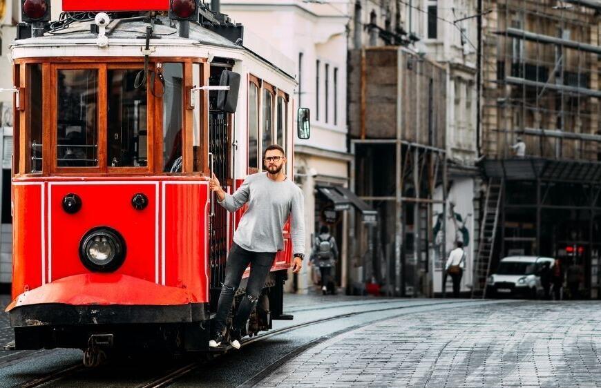 İstiklal Caddesi’nin gizemli tüneli: Rumeli Han Geçidi